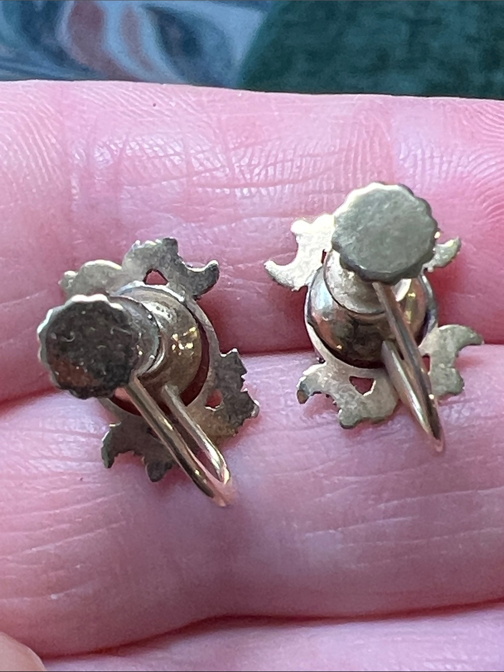 Antique Ornate Etched Carnelian Agate 12k Gold Filled Screwback Earrings - Picture 3 of 6